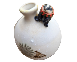 Vase en céramique avec adorable petit blaireau